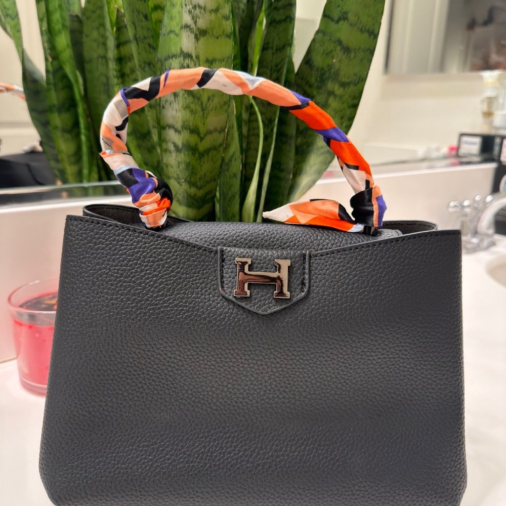 Brand new Black purse